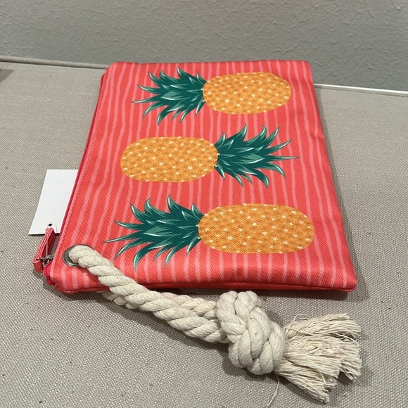 LOFT🍍🍍PINEAPPLE Wristlet Pouch - Picture 14 of 16